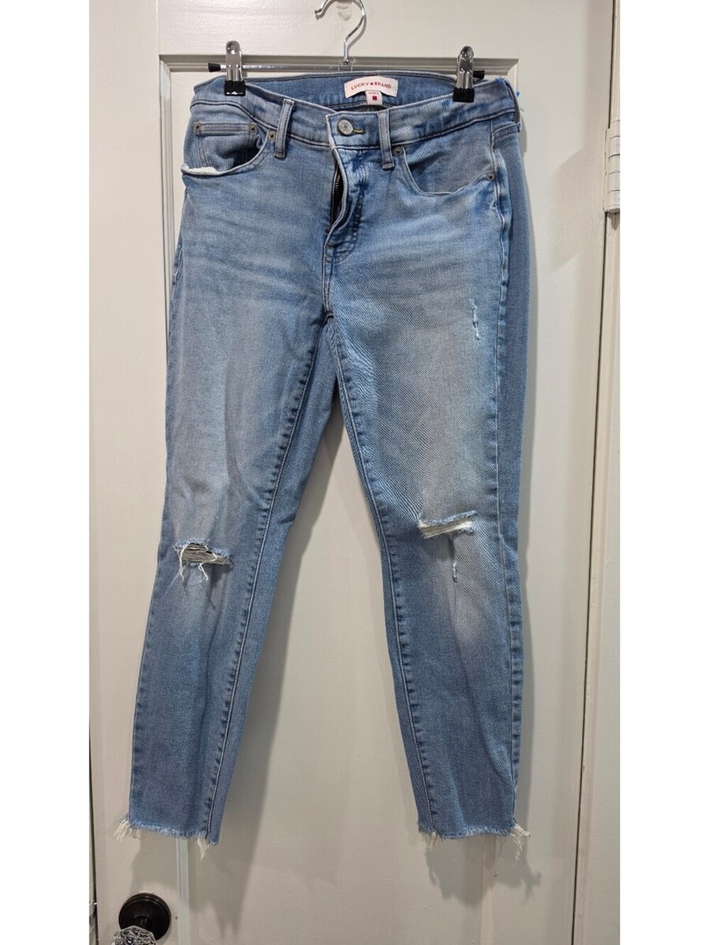 Lucky Brand Light Wash Distressed Skinny Jeans Size 6